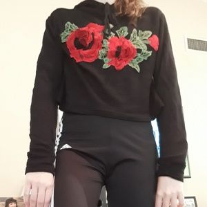 Cropped hoodie with embroidery
